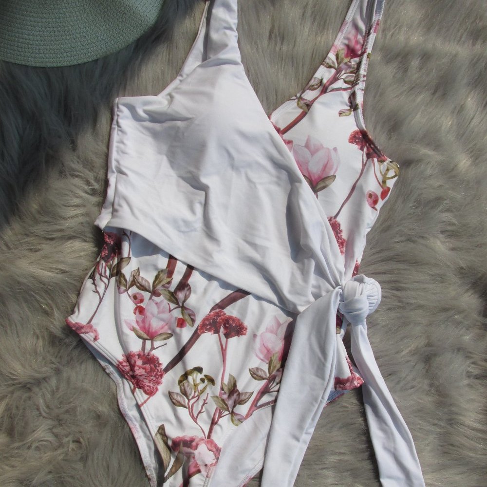 Women's Medium Swimsuit